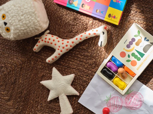 Gigi the Raffe Wool Stuffed Toy - Image 3
